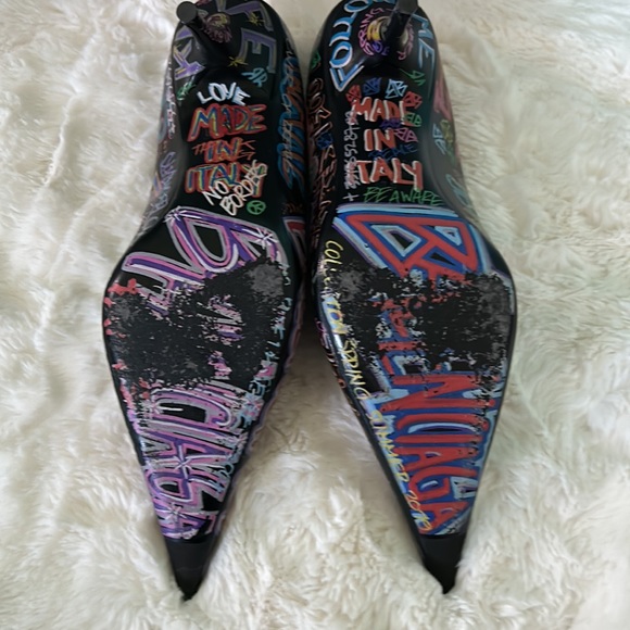 BALENCIAGA GRAFFITI KNIFE PUMPS , Limited edition , size 38.5 - Picture 4 of 9